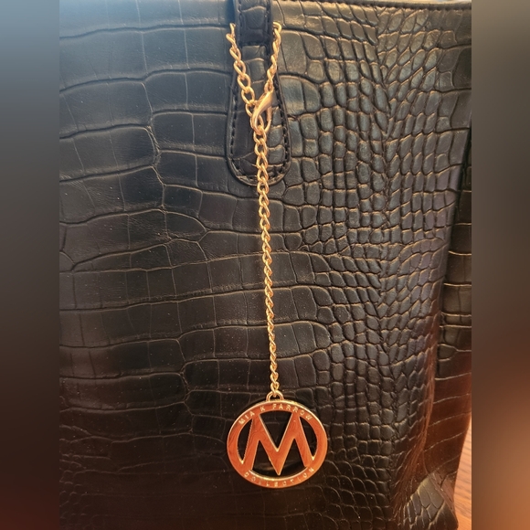 Mia Farrow Handbag - Picture 5 of 9